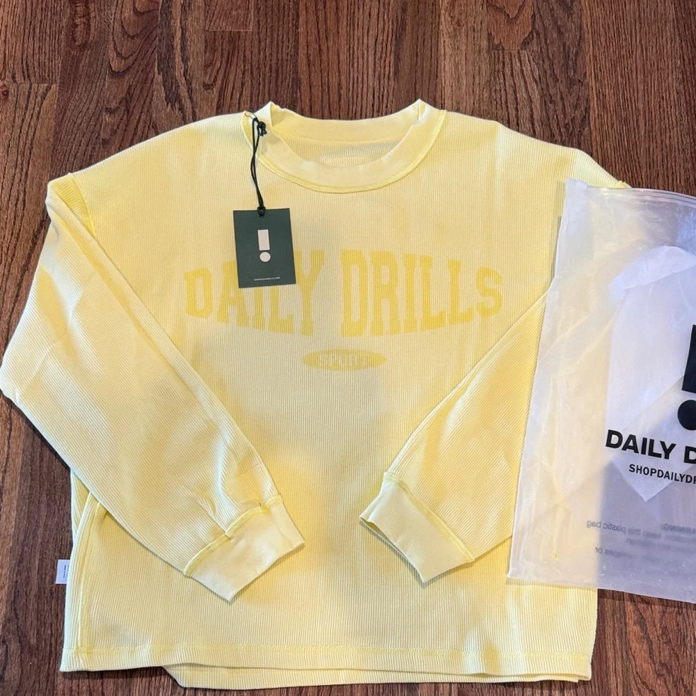 Daily Drills Yellow Long Sleeve Top XS/S. Brand new - Picture 1 of 1